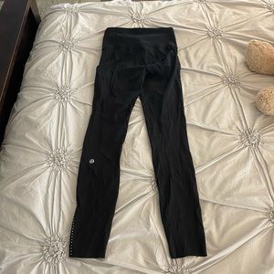 Never worn Lululemon ankle leggings